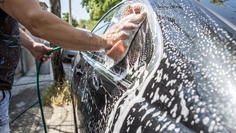 At Wash, our car washes are equipped with soft brushes in foam or microfiber fabric to take care of your vehicle's paintwork, wash after wash. This allows fine dirt particles to be removed without leaving traces, while preserving your bodywork